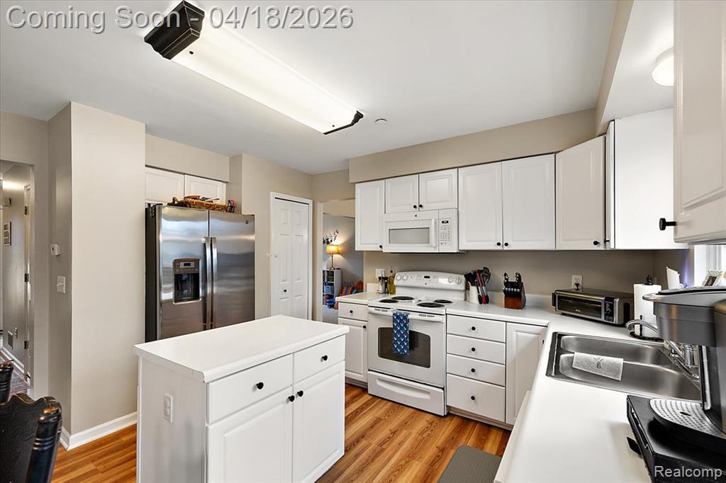 1133 Walloon Way, Lake Orion, MI — Photo 17