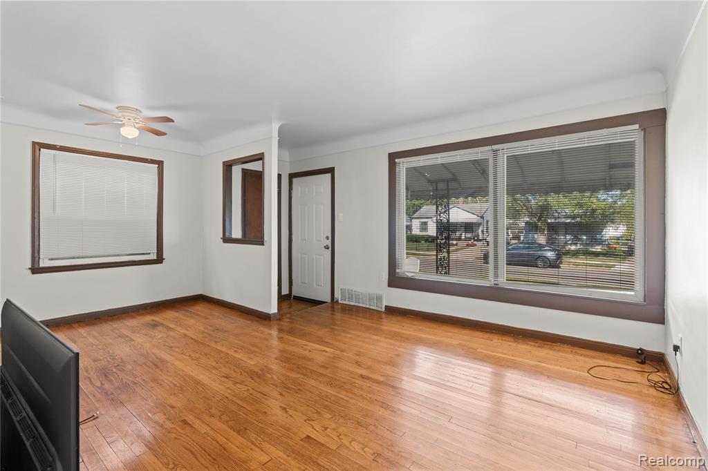 6021 Greenview Avenue, Detroit, MI 48228 — Photo 2