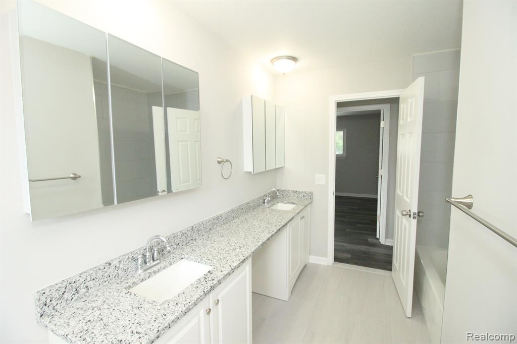 4833 OCEAN Court, Sterling Heights, MI 48310 — Photo 31