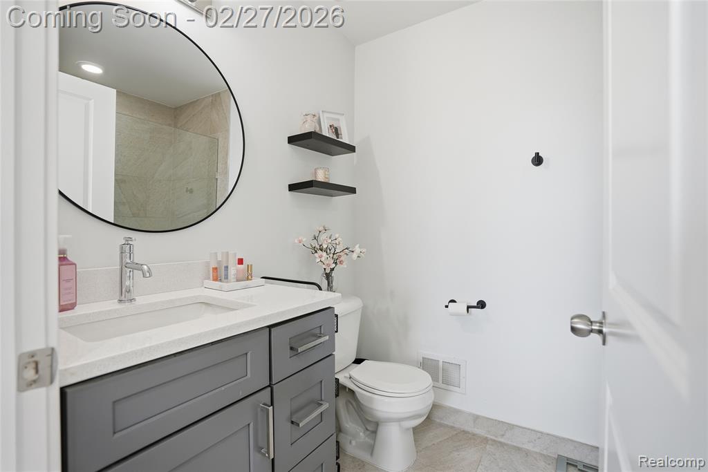 5904 Square Lake Court, Troy, MI 48085 — Photo 33
