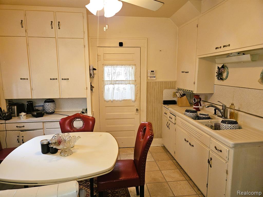 917 E 9TH Street, Flint, MI 48503 — Photo 10