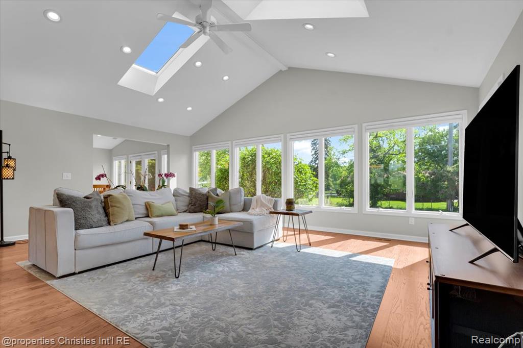 6225 Golfview Drive, Bloomfield Hills, MI 48301 — Photo 11