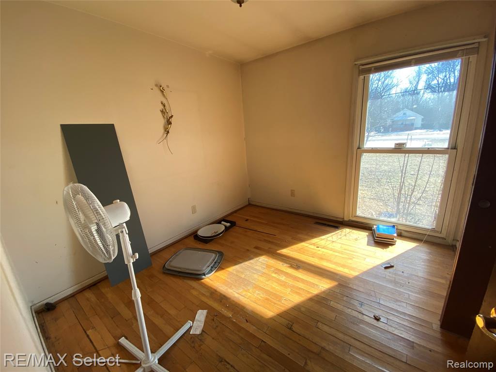 8126 Corunna Road, Flint, MI 48532 — Photo 12