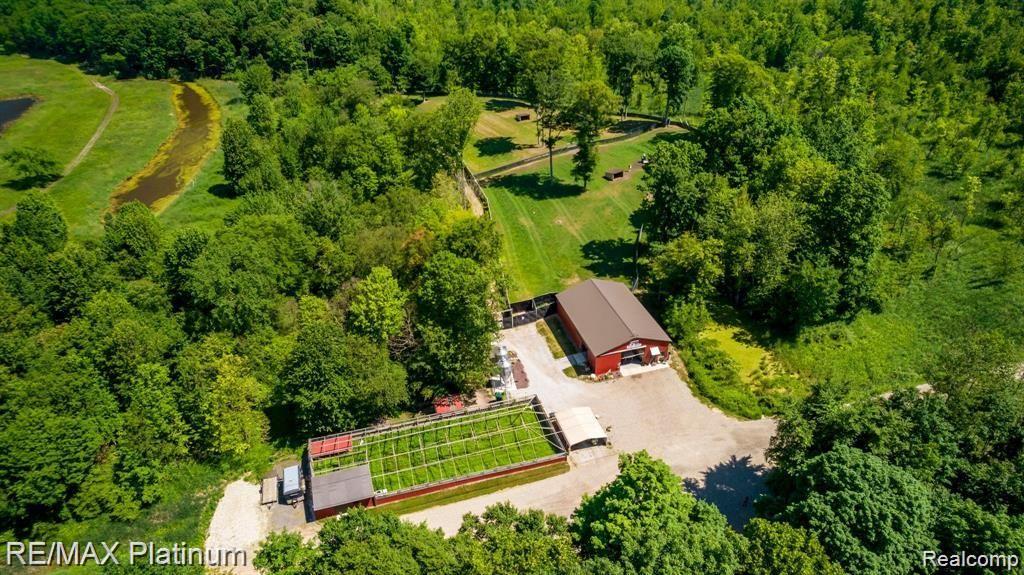 1286 Gray Fox Court, Howell, MI 48843 — Photo 45