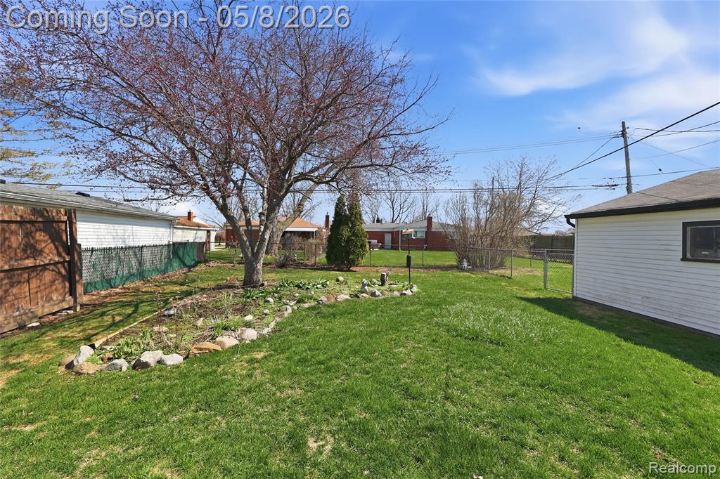 33226 Vista Way, Fraser, MI 48026 — Photo 34