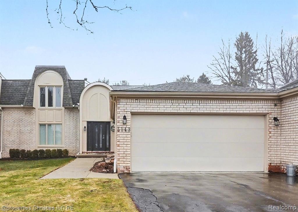 5143 Woodlands Drive, Bloomfield Hills, MI 48302 — front exterior