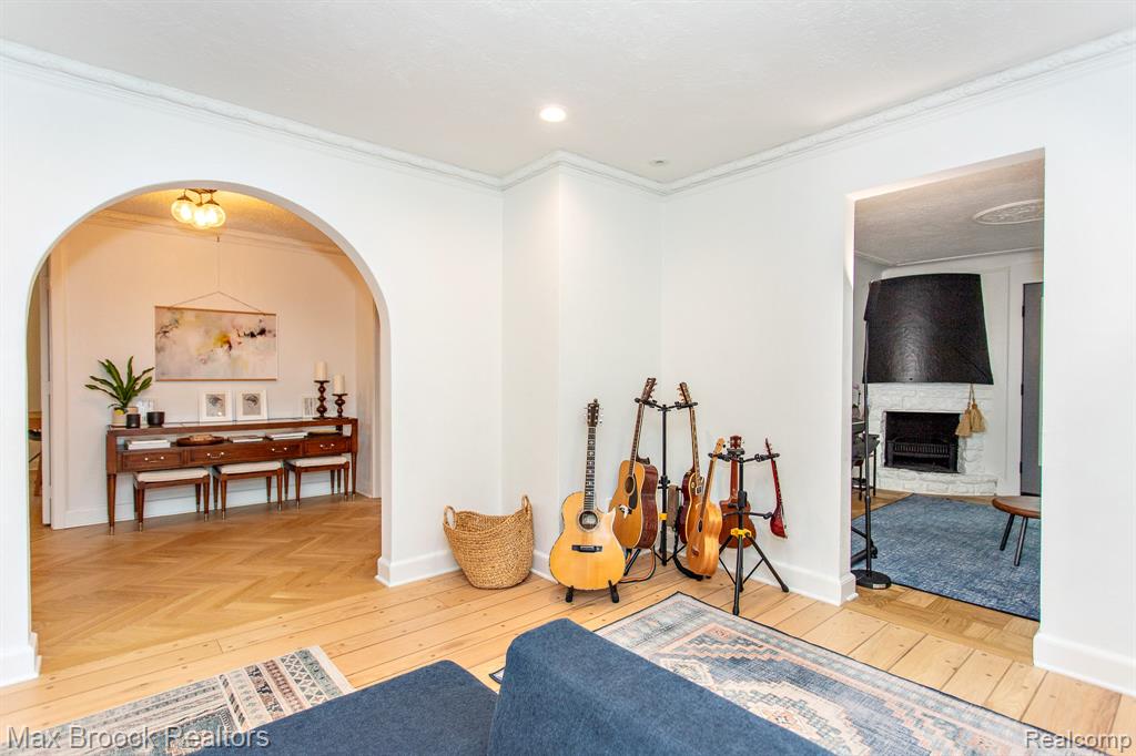 26008 Pembroke Road, Huntington Woods, MI — Photo 18