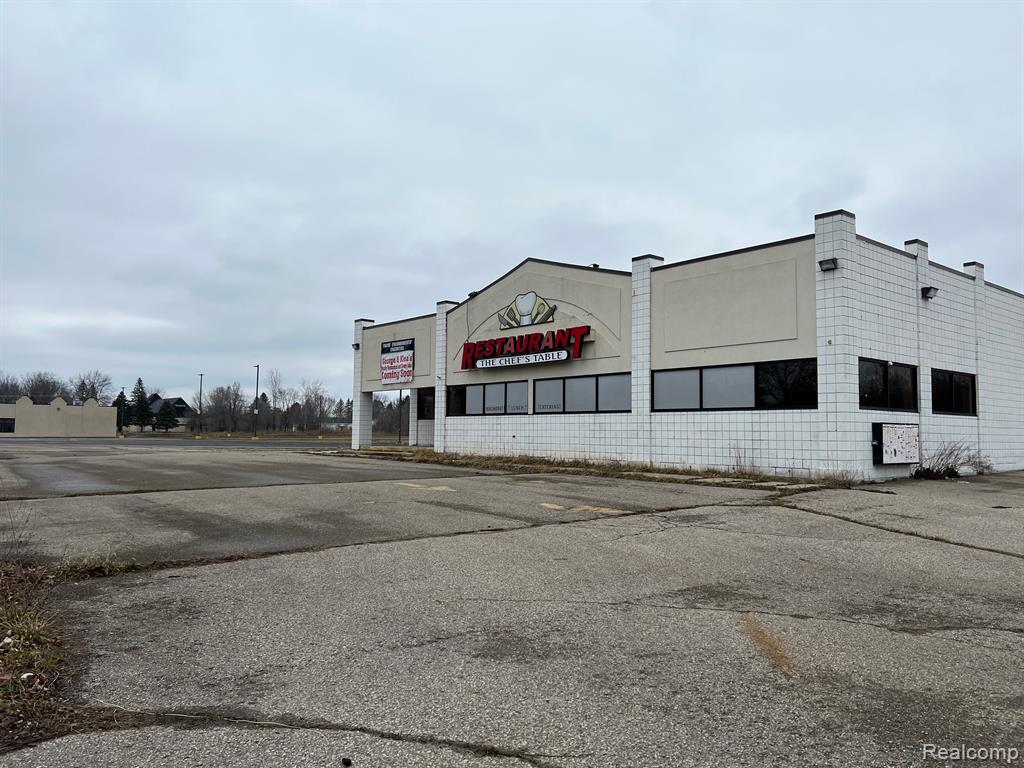 5444 N GENESEE Road, Flint, MI 48506 — Photo 2