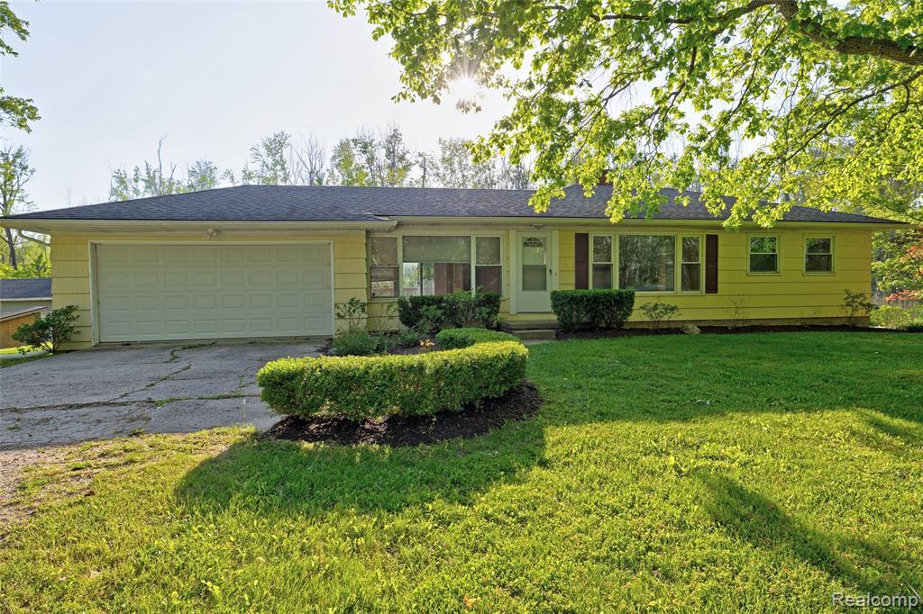 5890 Grange Hall Road, Holly, MI 48442 — Photo 2