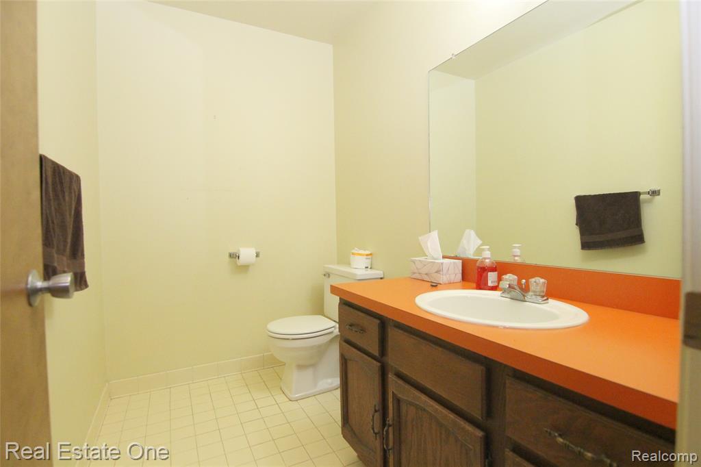 4458 Southmoor Lane, West Bloomfield, MI 48323 — Photo 11