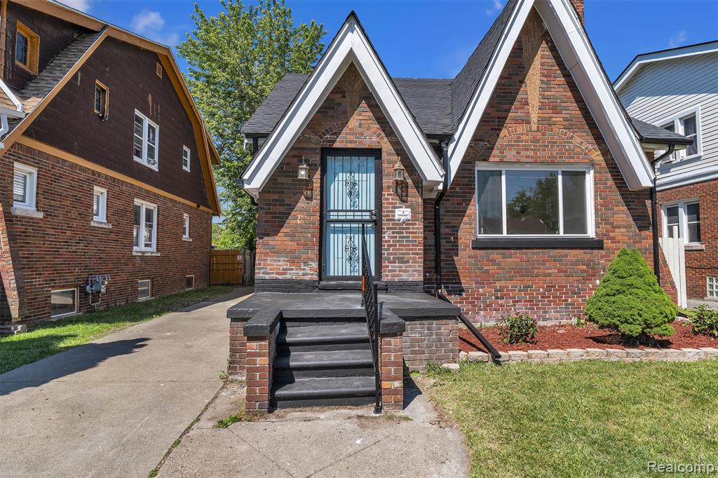 14521 SUSSEX Street, Detroit, MI 48227 — Photo 2