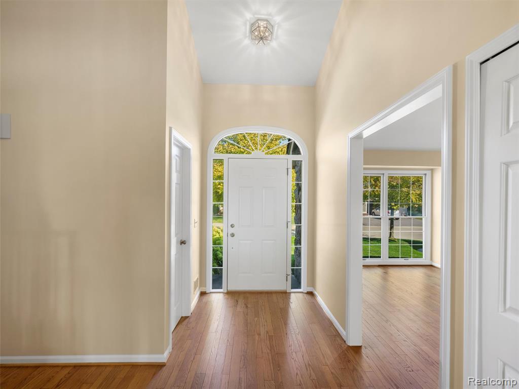 718 Upper Scotsborough Way, Bloomfield Hills, MI 48304 — Photo 6