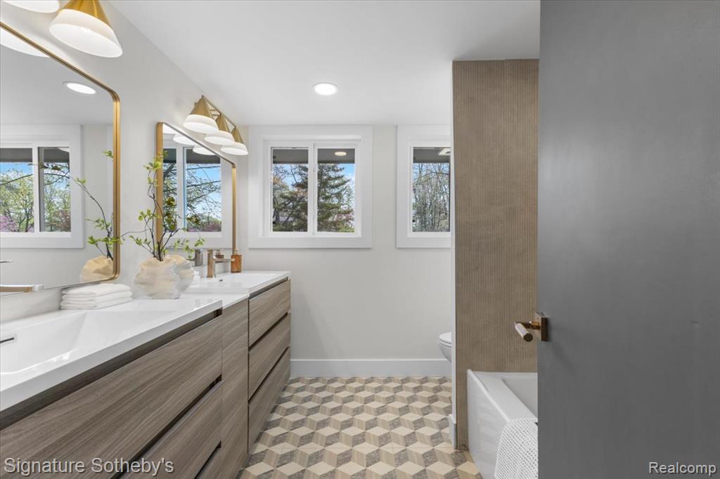 6895 Dublin Fair Road, Troy, MI 48098 — Photo 16