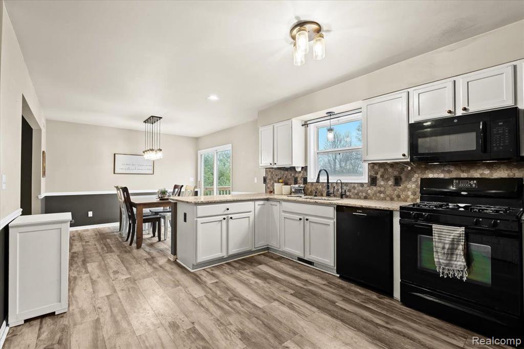 41 SUNSET PINES Drive, Howell, MI 48843 — Photo 9