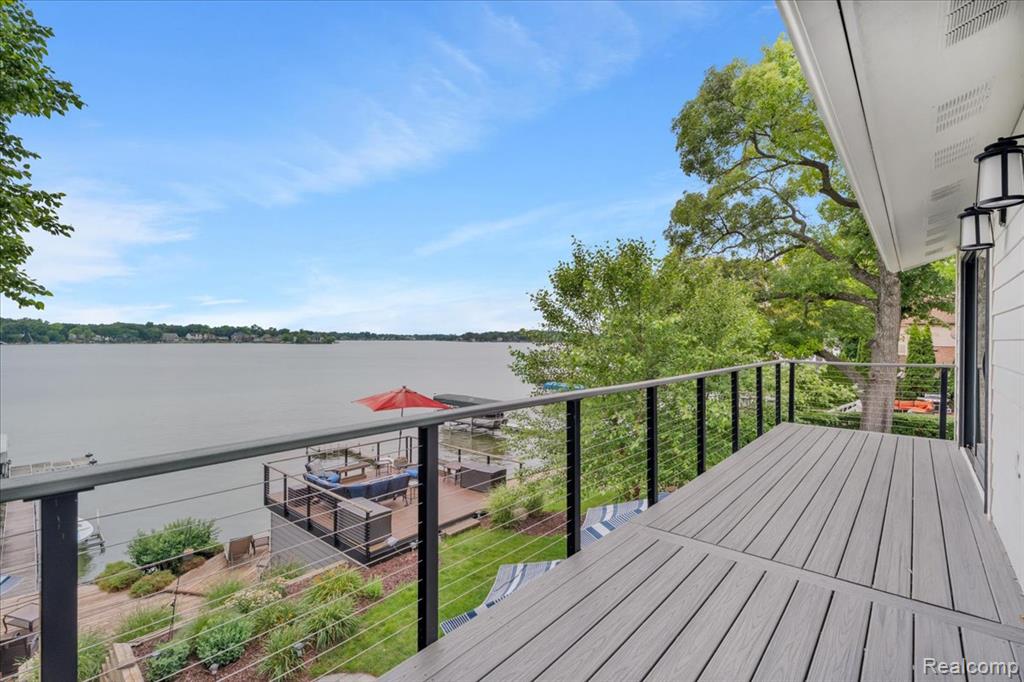 7107 Locklin Street, West Bloomfield, MI 48324 — Photo 23