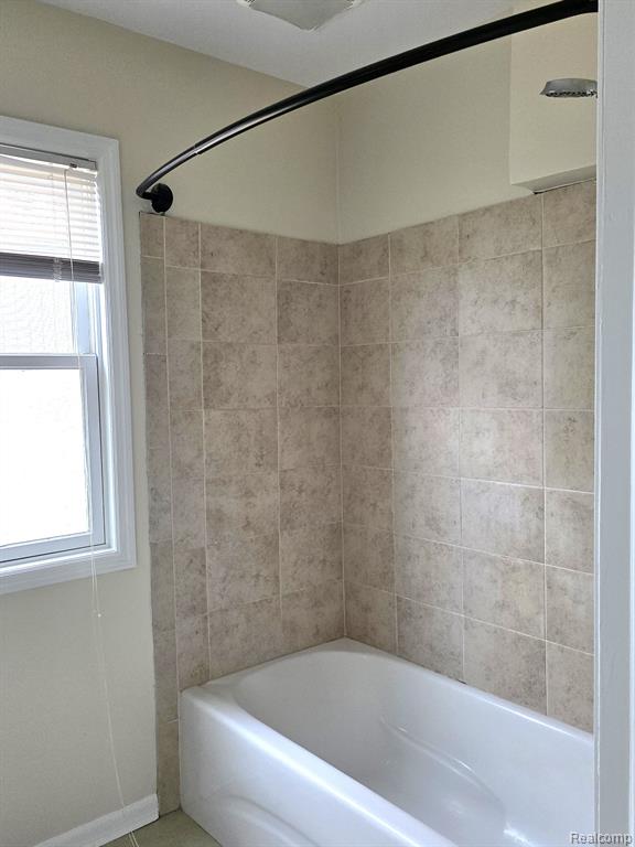 9515 LISTERIA Street, Commerce Twp, MI 48382 — Photo 12