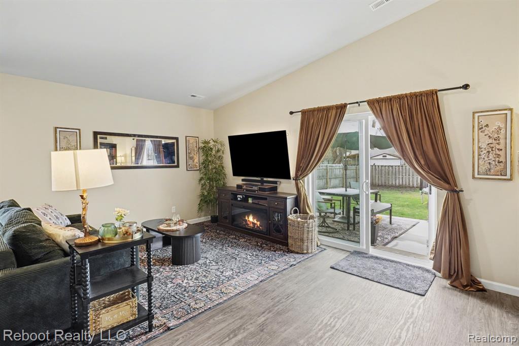 813 Partridge Court, Holly, MI 48442 — Photo 5