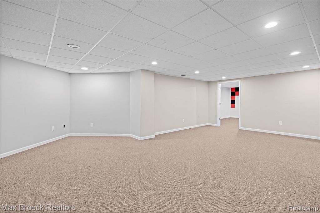 6986 Crosswell Drive, West Bloomfield, MI — Photo 49