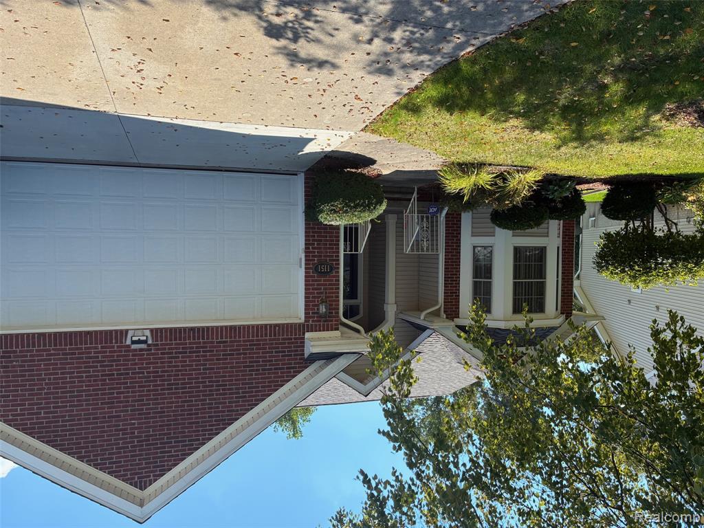 1151 Creekside Court, Burton, MI 48509 — Photo 2