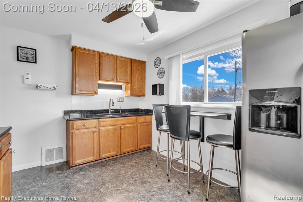 29940 John J Street, Roseville, MI 48066 — Photo 16