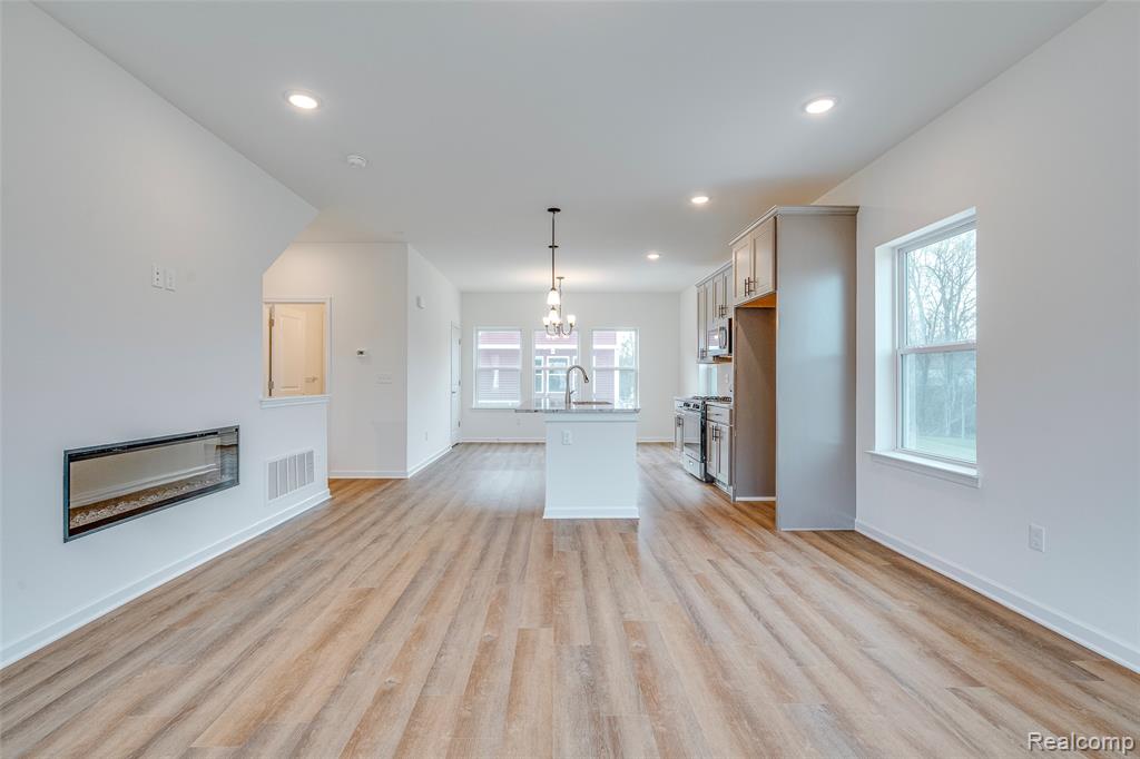 4876 Parkside Lane, Troy, MI 48085 — Photo 4
