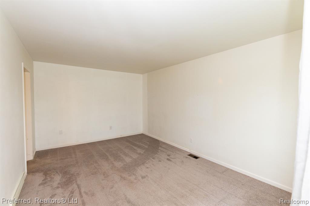 7252 LUANA Avenue, Allen Park, MI 48101 — Photo 7