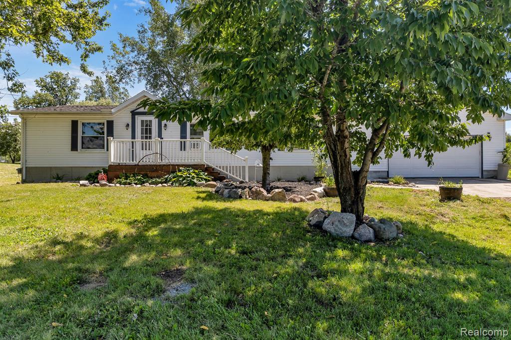 910 E MCARTHUR Street, Corunna, MI 48817 — Photo 6