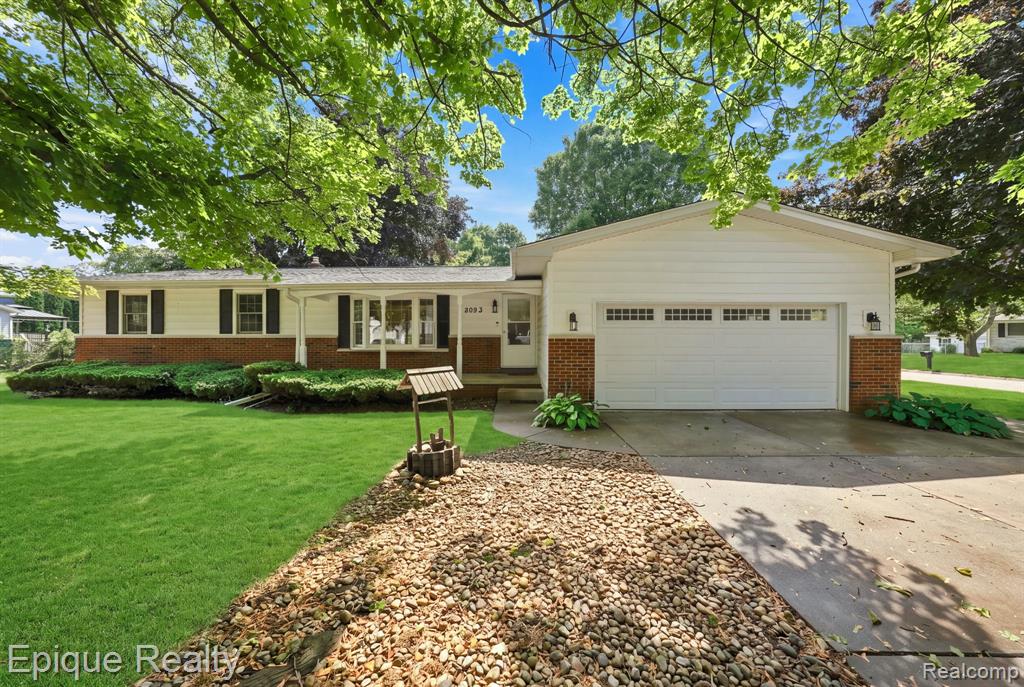 2083 Holly Tree Drive, Davison, MI 48423