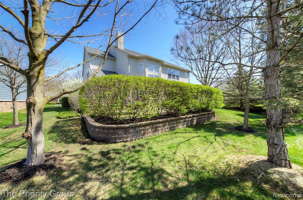 6083 Village Court, Clarkston, MI — Photo 58