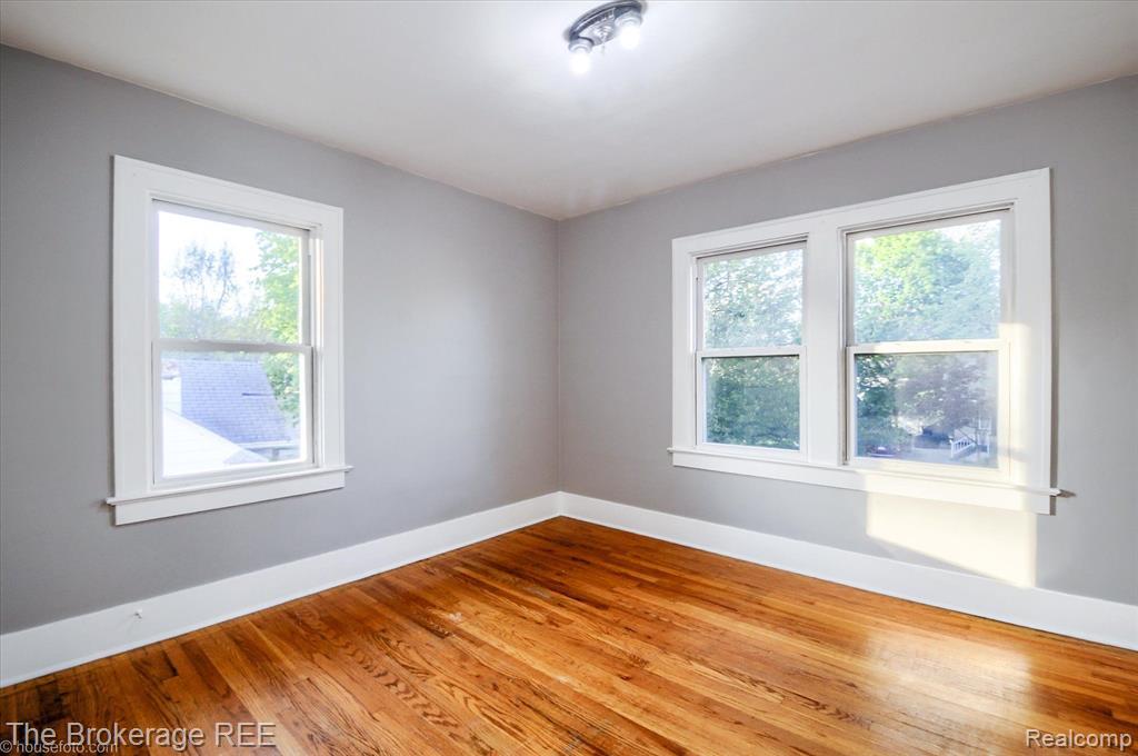 705 FRANK Street, Flint, MI 48504 — Photo 23