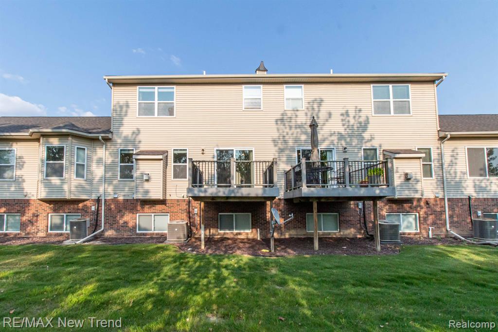 24485 ROSEMONT Drive, South Lyon, MI 48178 — Photo 36
