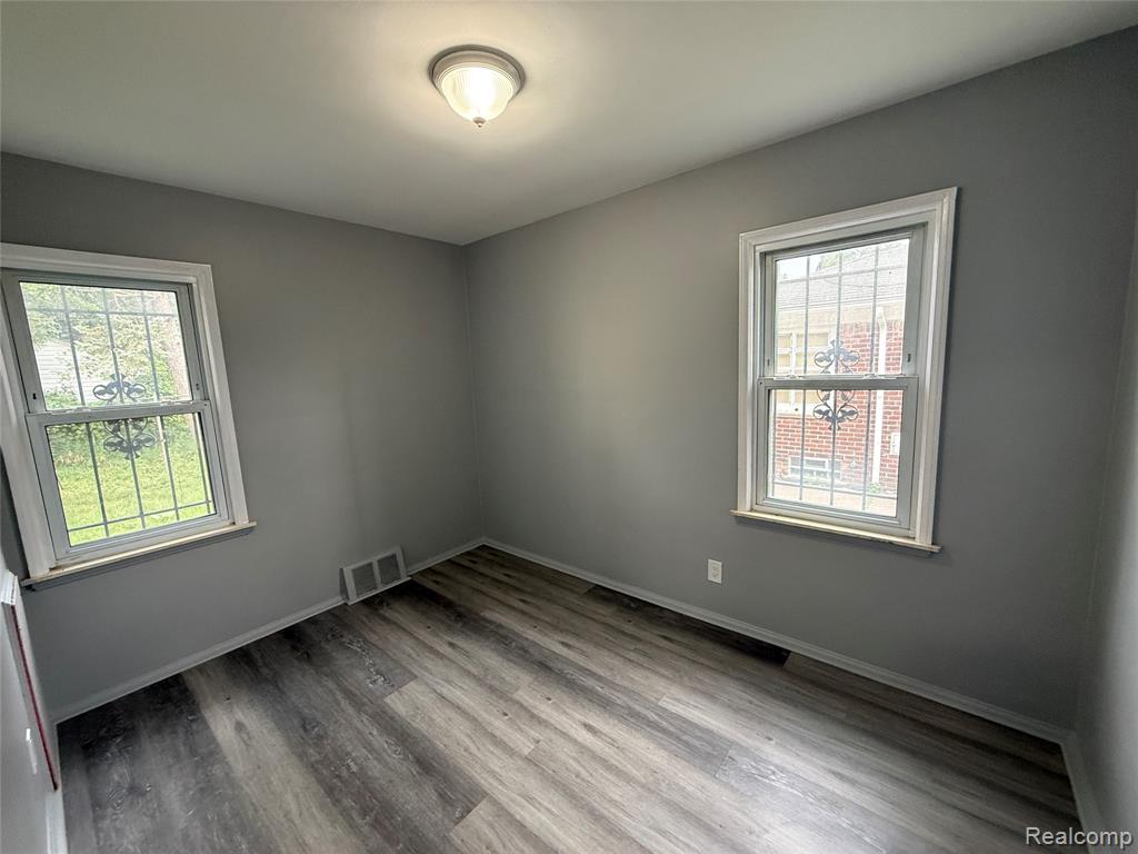 19358 Evergreen Road - Photo 5