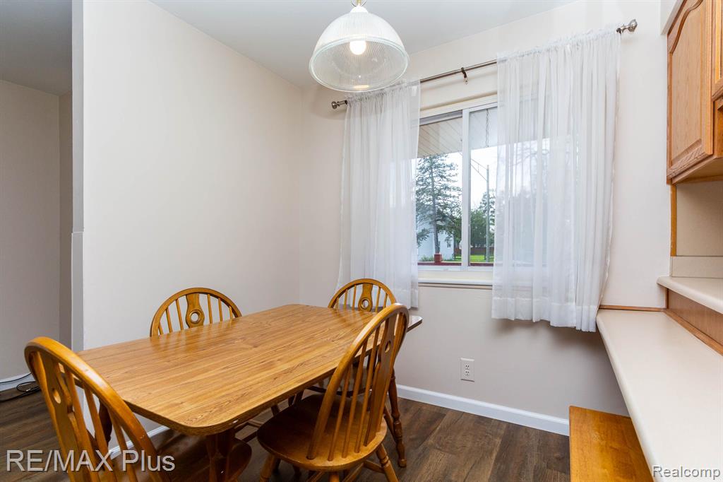642 TURRILL Avenue, Lapeer, MI 48446 — Photo 10