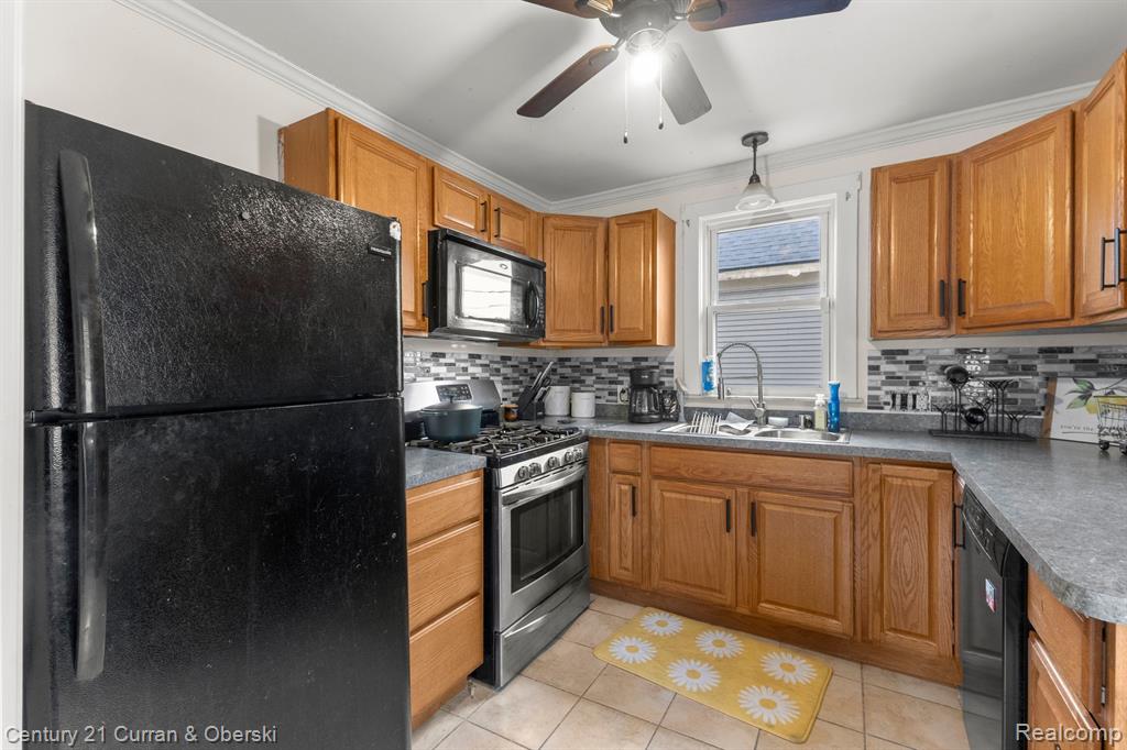 736 FORD Avenue, Wyandotte, MI 48192 — Photo 8