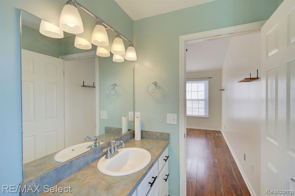 8056 LARK Lane, Grand Blanc, MI 48439 — Photo 34