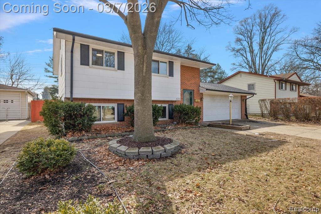 608 Amelia Avenue, Royal Oak, MI 48073 — Photo 2