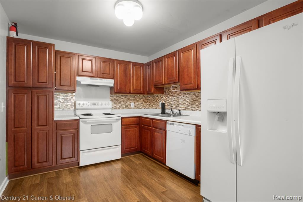 16201 TERRACE VILLAGE Drive, Taylor, MI 48180 — Photo 12