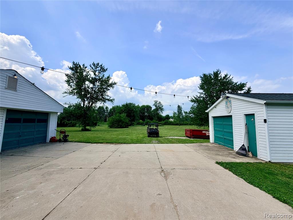 3840 E Dunbar Road, Monroe, MI 48161 — Photo 8