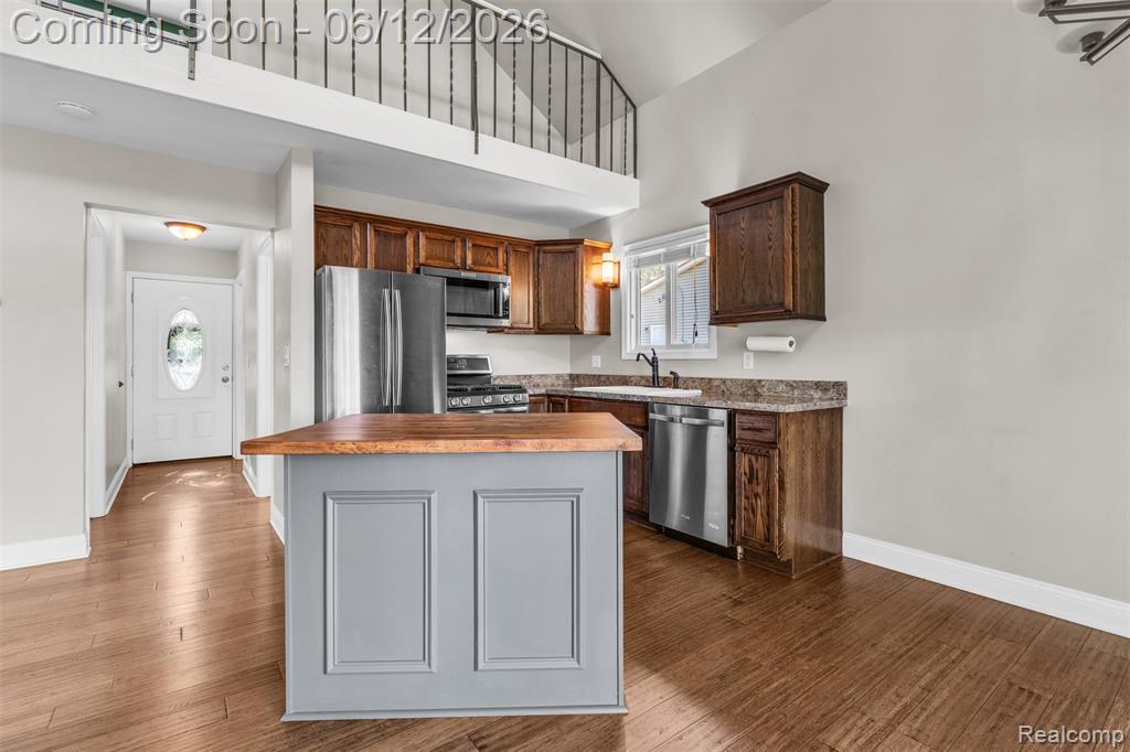 920 Hickory Ridge Circle, Milford, MI 48380 — Photo 15