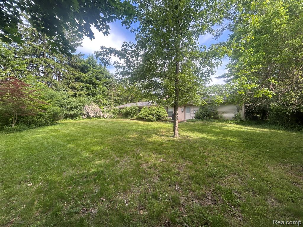 5303 W Briarcliff Knoll Drive, West Bloomfield, MI — Photo 33