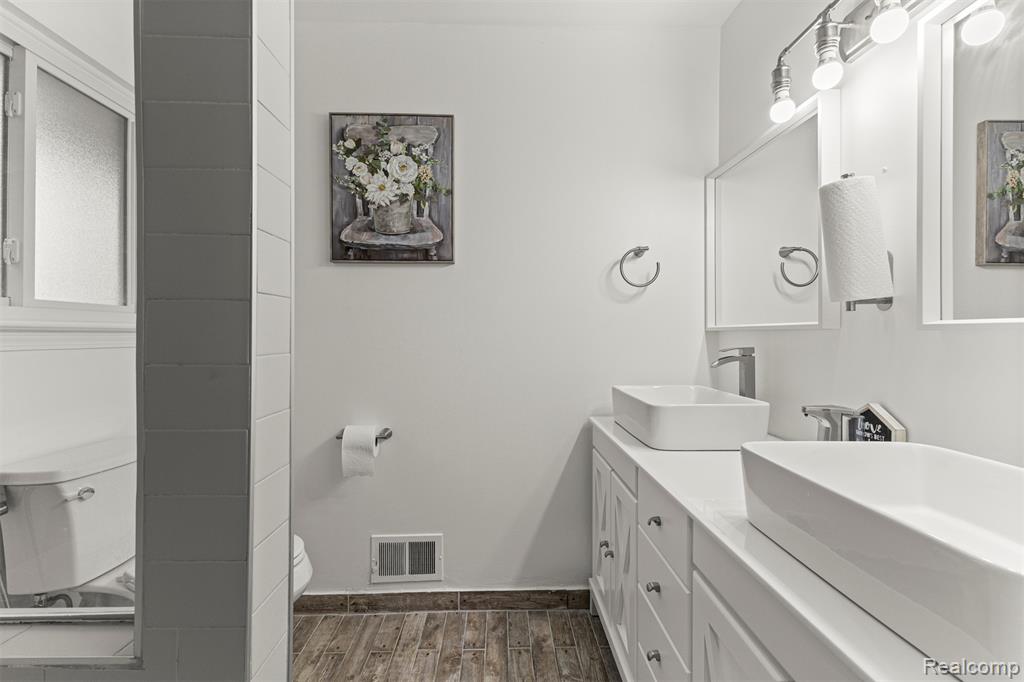2481 Woodmont Drive E, Canton, MI 48188 — Photo 25