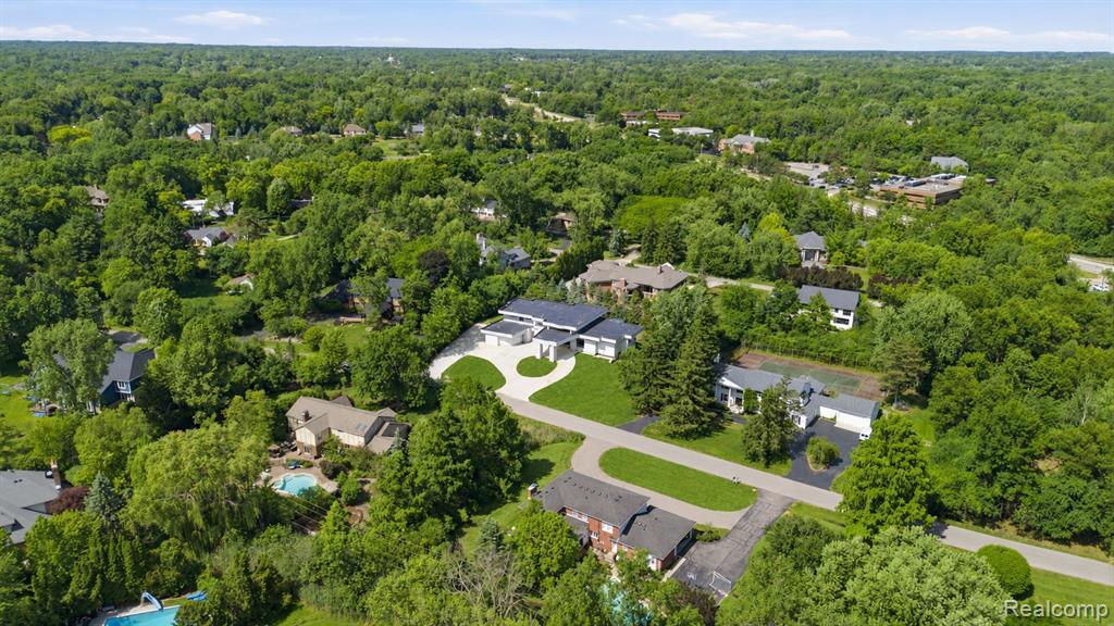 24696 Franklin Park Drive, Franklin, MI 48025 — Photo 91