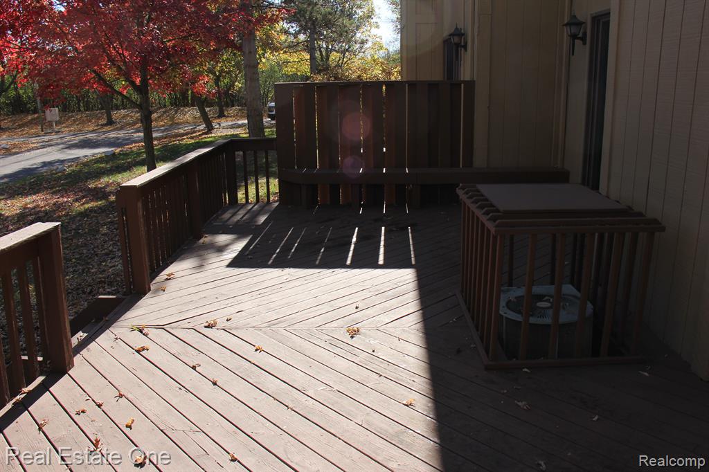 6427 RICHARD Run, West Bloomfield, MI — Photo 39