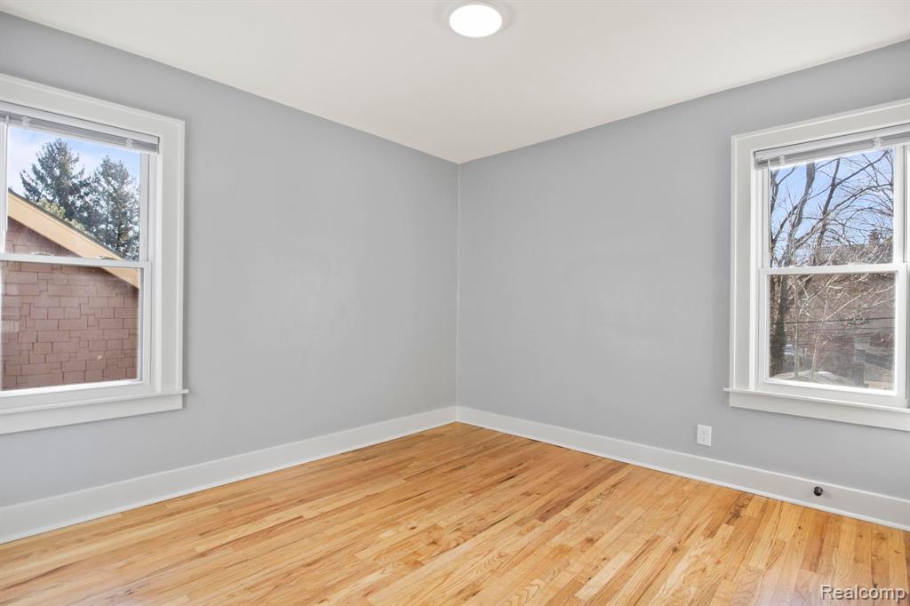 902 E 2ND Street, Royal Oak, MI 48067 — Photo 17