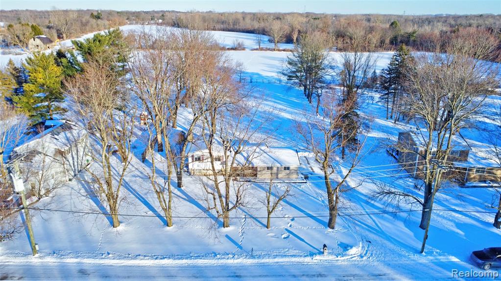 4380 Baza, Leonard, MI 48367 — Photo 35