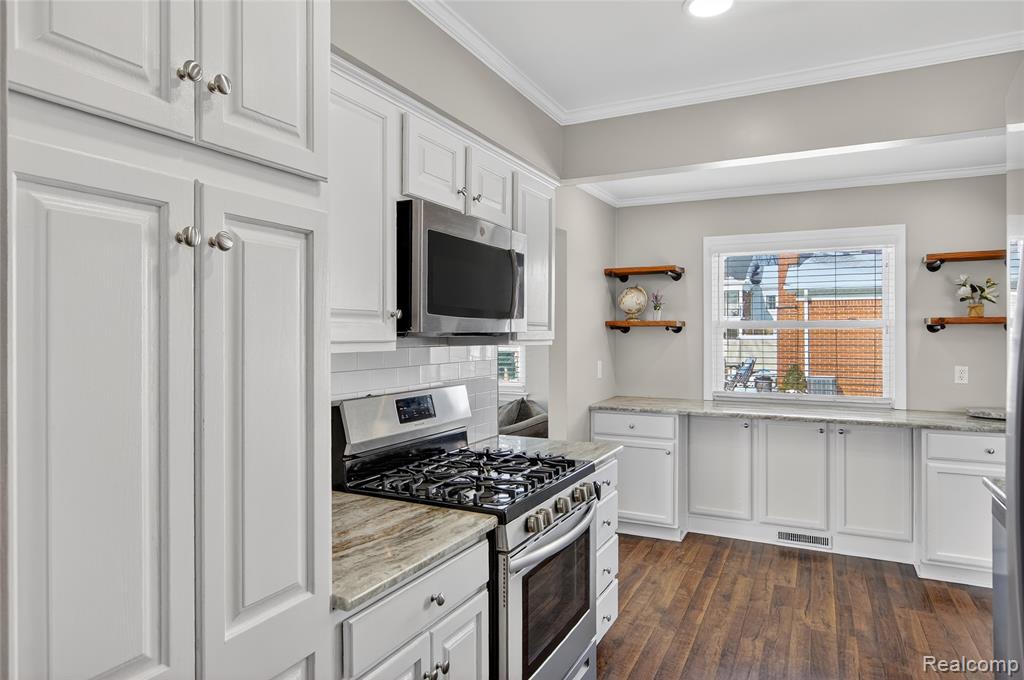 4624 Turner Street, Trenton, MI 48183 — Photo 9