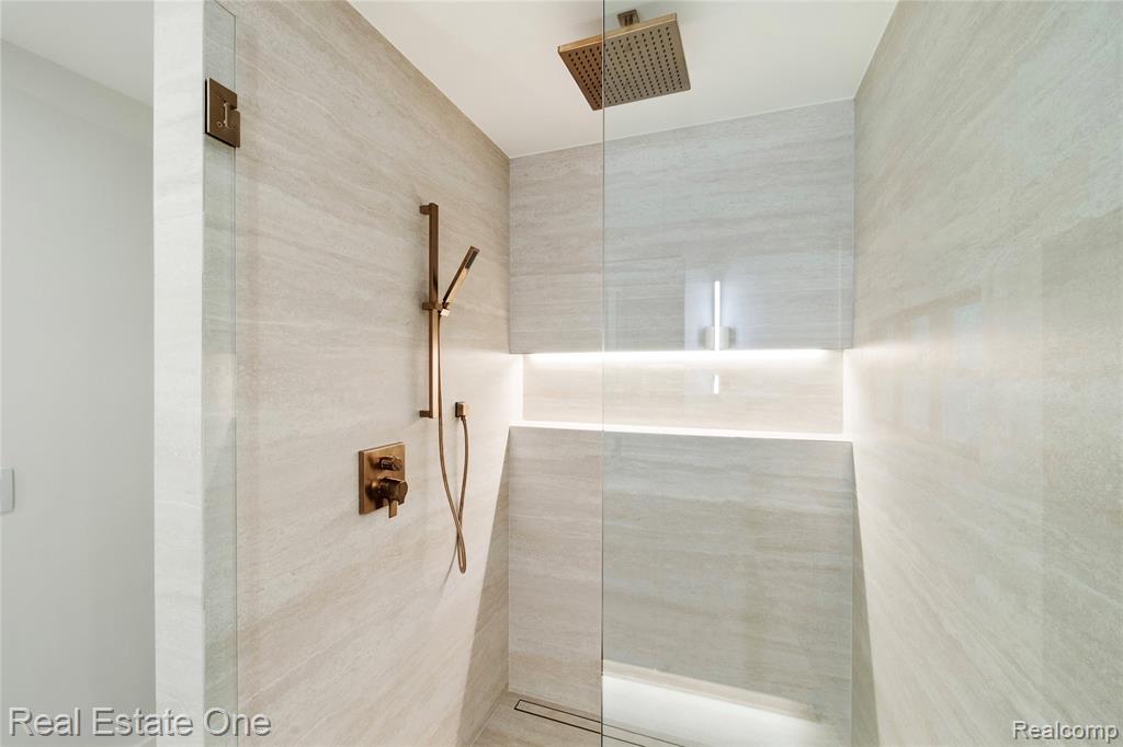 5584 N Adams Way, Bloomfield Hills, MI 48302 — Photo 35