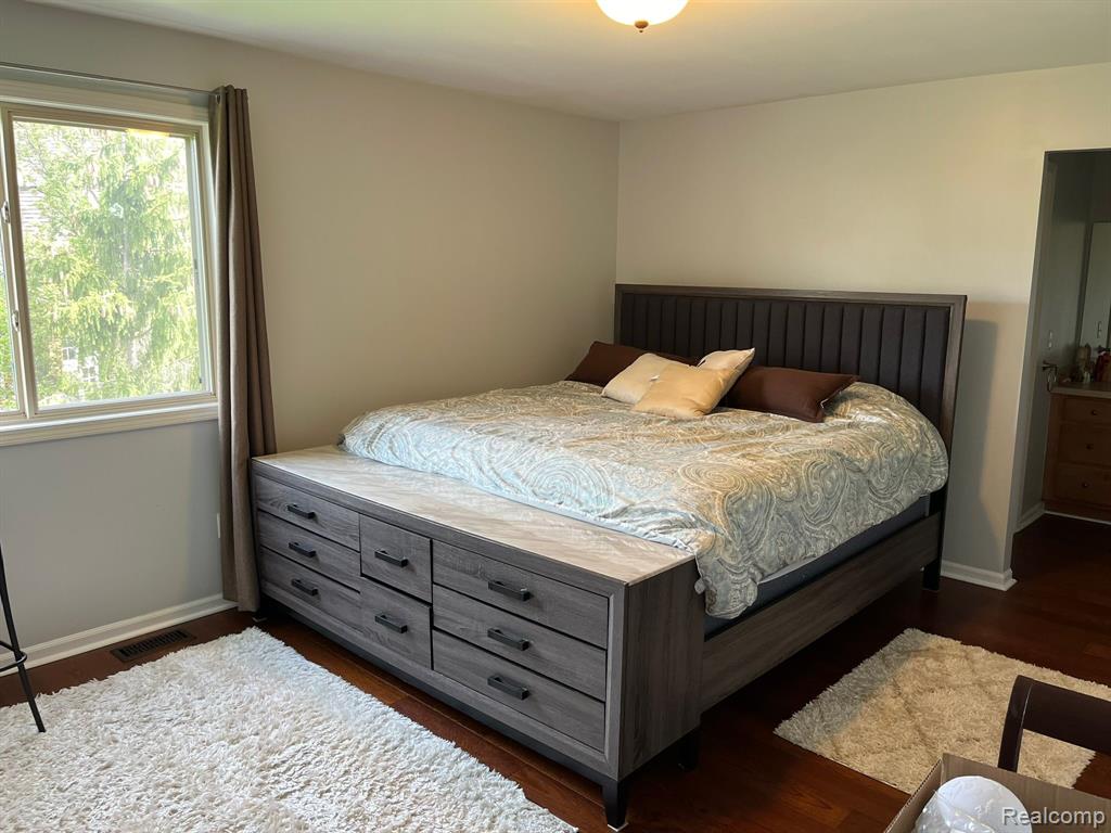 760 PEMBROKE, White Lake, MI — Photo 17