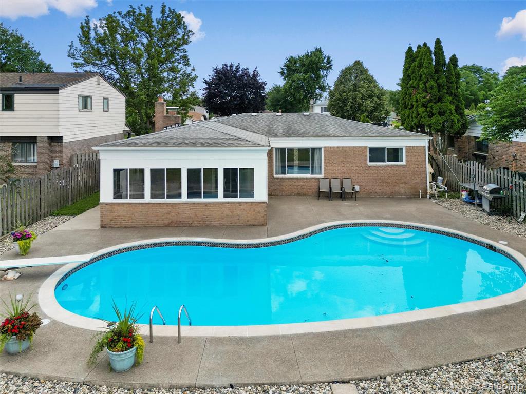 4971 Chadbourne Drive, Sterling Heights, MI 48310 — Photo 8