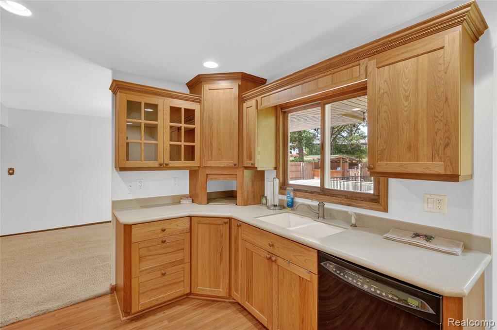 8668 Cooley Beach Drive, White Lake, MI — Photo 15